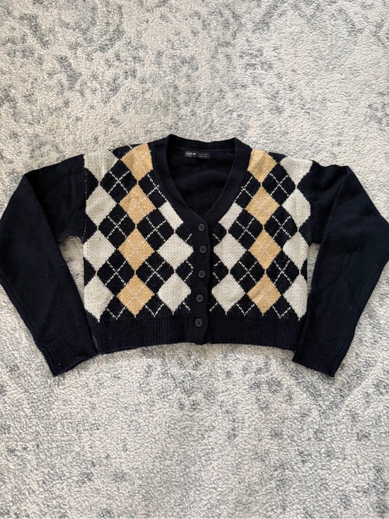 SHEIN Sweaters - SHEIN Black V-Neck Argyle Cropped Cardigan with Cream & Tan Diamonds